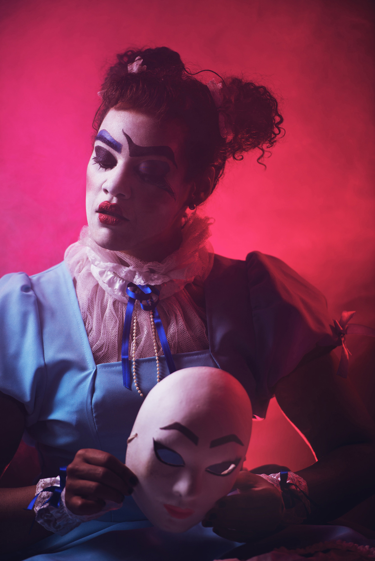 curly-in-alice-in-wonderland
